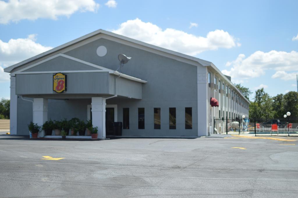 Super 8 By Wyndham Ardmore Exterior photo