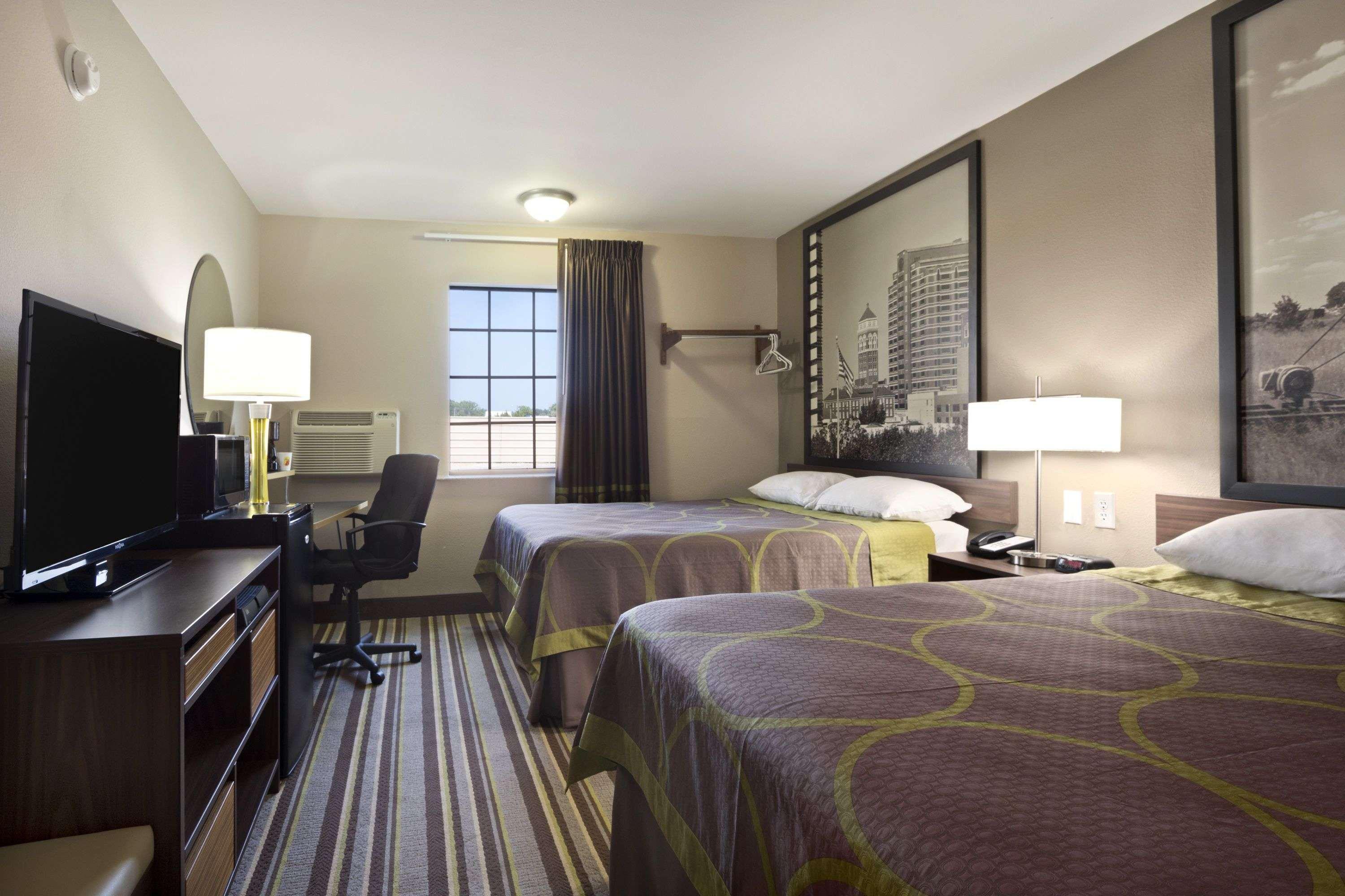 Super 8 By Wyndham Ardmore Exterior photo